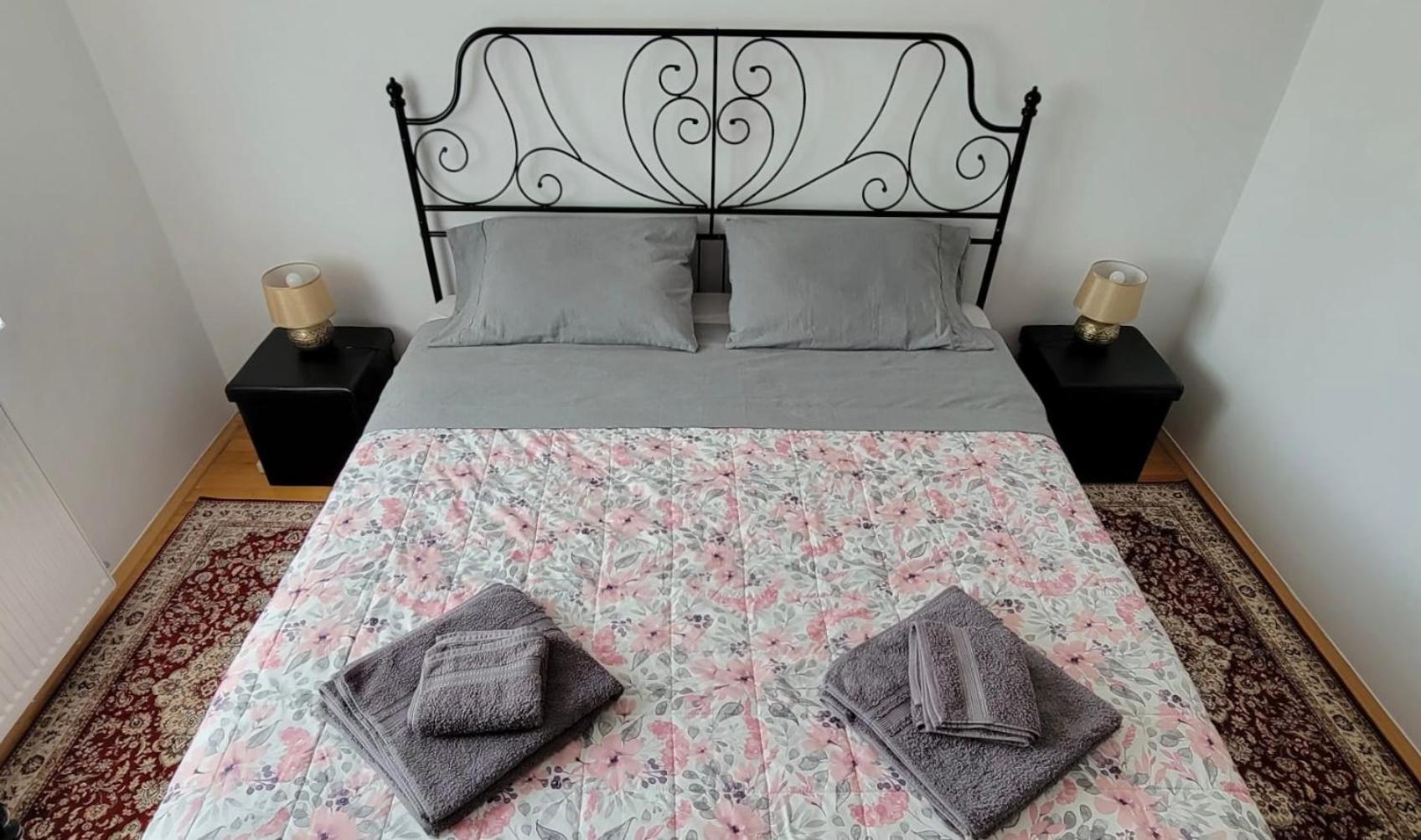 Traveler'S Retreat Apartment บราชอฟ ภายนอก รูปภาพ
